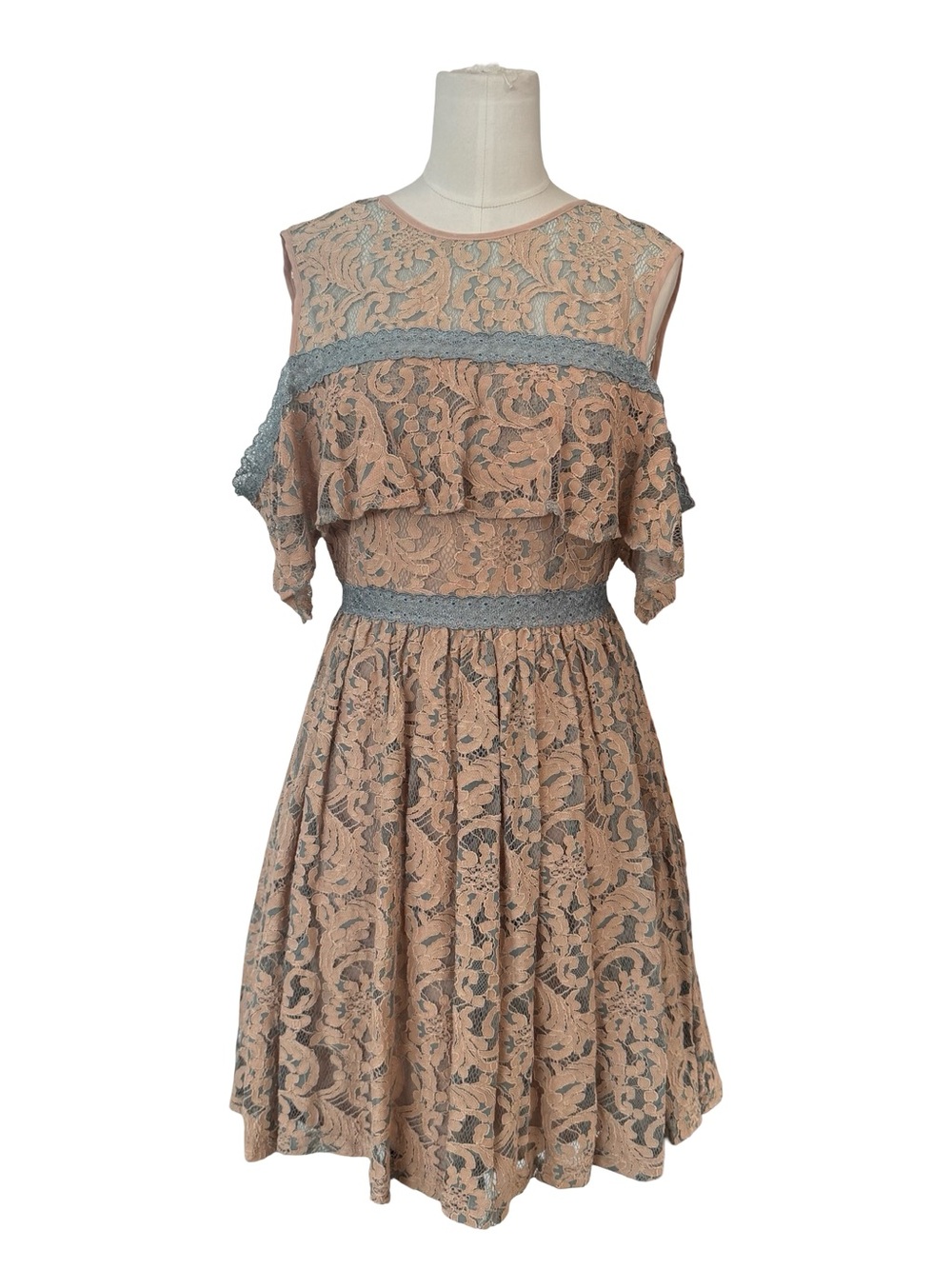 Foxiedox Cold Shoulder Pleated Lace Dress - Picture 3 of 9